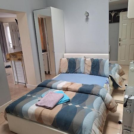 Luxury Apartment In Birmingham With Free Parking. Exterior photo