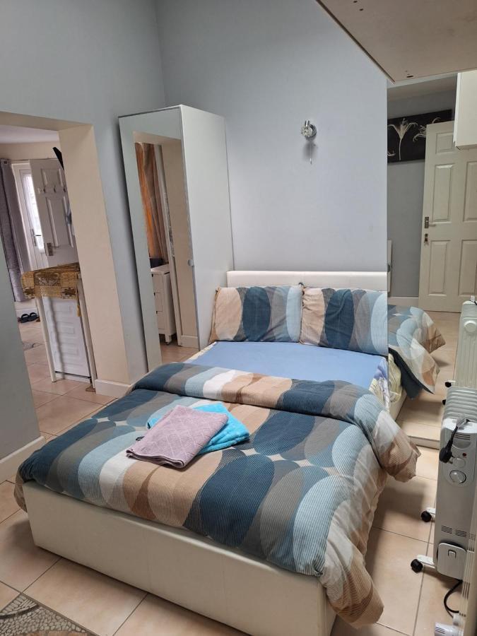 Luxury Apartment In Birmingham With Free Parking. Exterior photo
